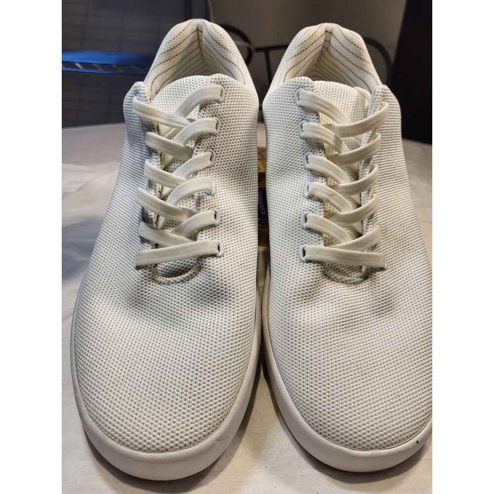 Atoms Women's 9.5 White Sneakers, Very Good Cond.